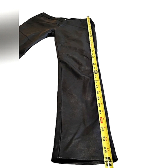 Wardrobe Staple | Woman's Fitted Leather Trouser - Picture 9 of 16